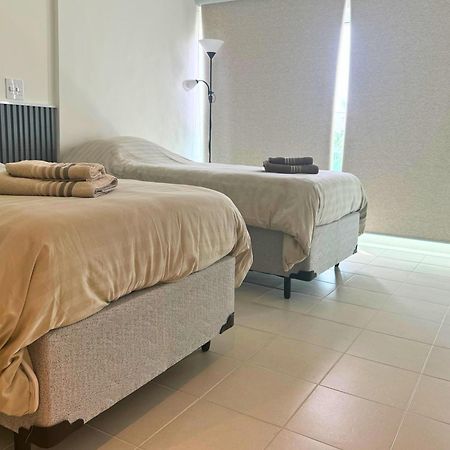 Apartamento Vista Para O Mar E Pe Na Areia Γκουαρούχα Εξωτερικό φωτογραφία
