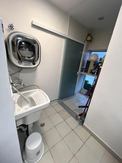 Apartamento Vista Para O Mar E Pe Na Areia Γκουαρούχα Εξωτερικό φωτογραφία